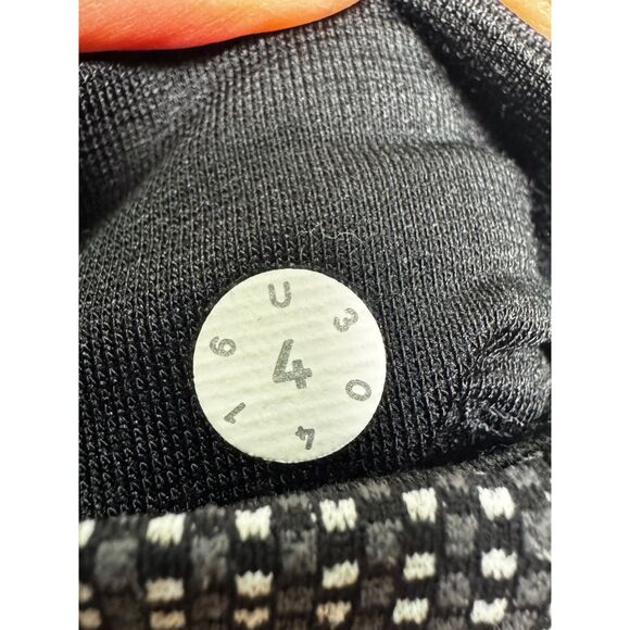 LULULEMON BUNDLE - Wunder Under Navy, Cadence Crusher Tight Tiny Geo Blk/Wht, 4 - Picture 9 of 16